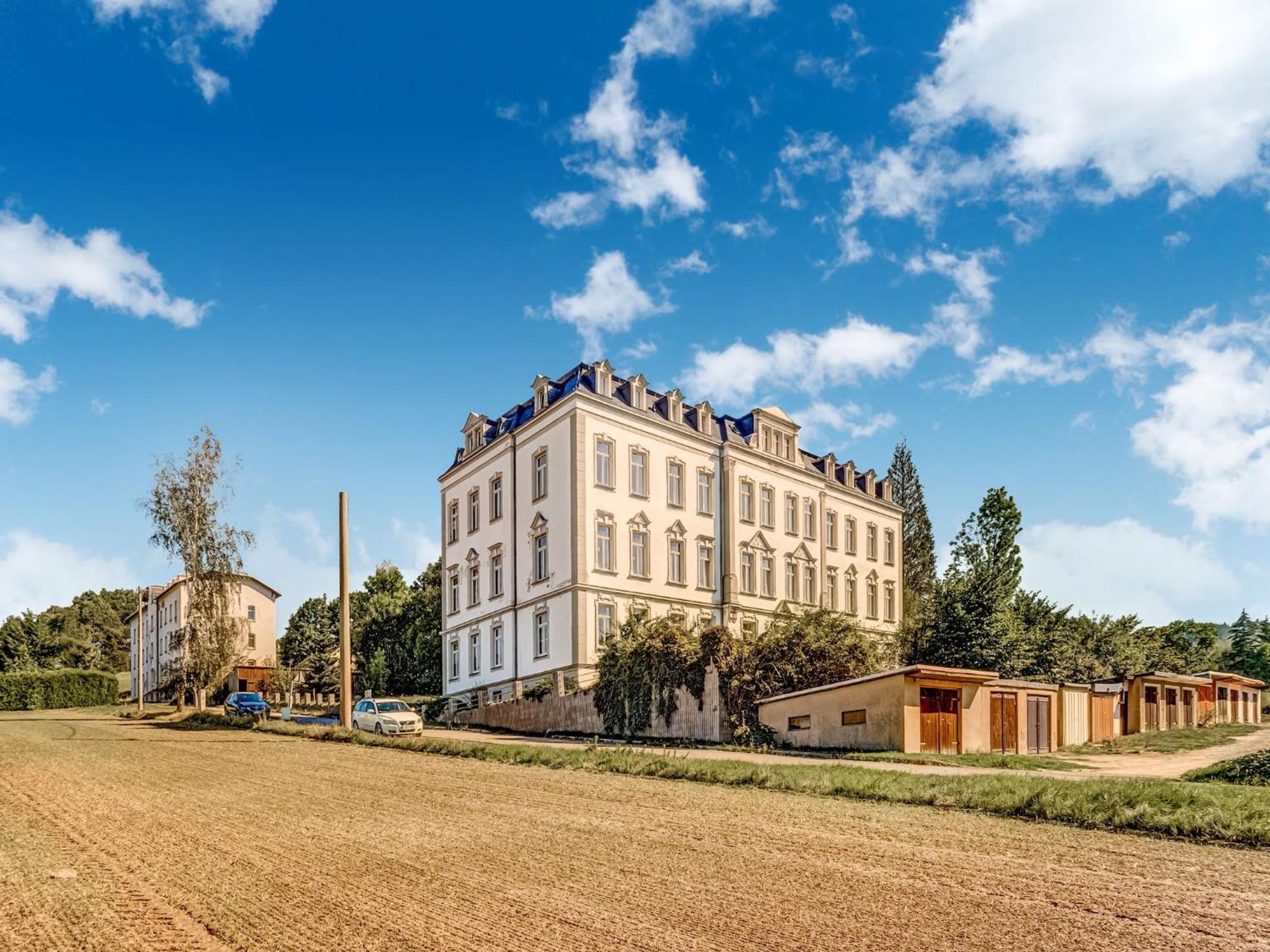 Alluring Villa In Grunhainichen Borstendorf With Garden Leubsdorf エクステリア 写真